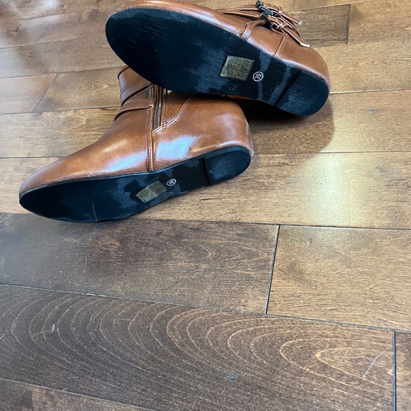 Stepwel Ankle Boots -EUC - Picture 5 of 8